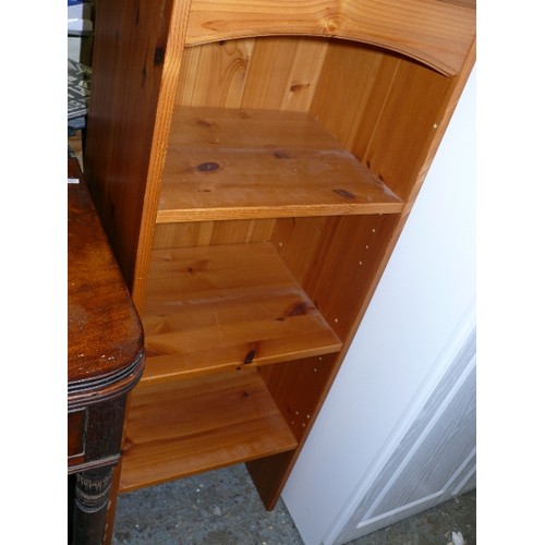 412 - NARROW SMALL BOOKCASE.