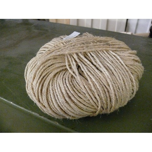 429 - BALL OF JUTE STRING.