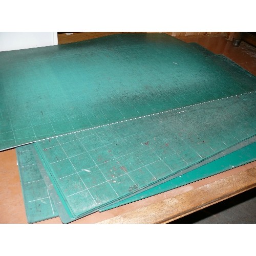 440 - SEVERAL LARGE MEASURING TO SCALE MATS.