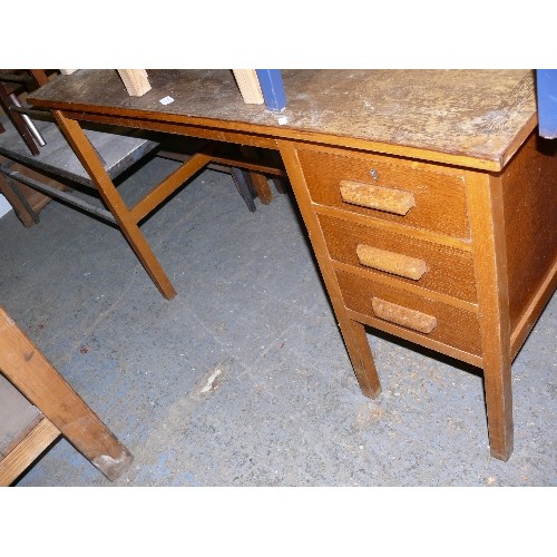 451 - OAK MID CENTURY DESK WITH THREE DRAWERS.