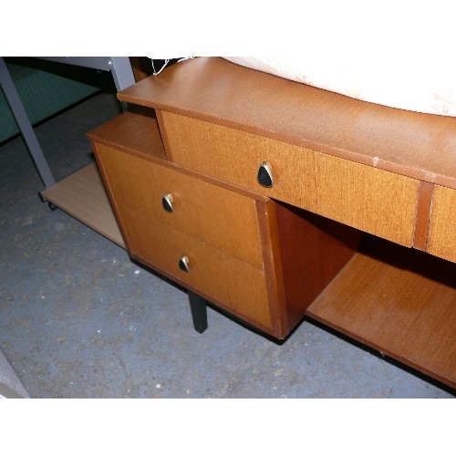 460 - TEAK MID CENTURY DRESSING TABLE.