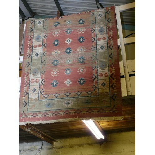 500 - AZTEC STYLE RUG 4' WIDE X 6' LONG.