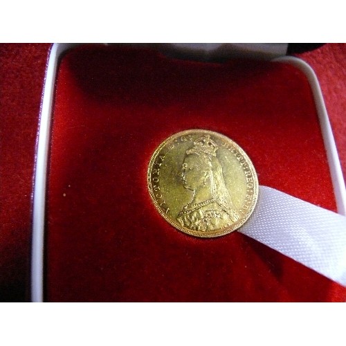 29 - GOLD SOVEREIGN 1887 QUEEN VICTORIA EMPRESS CROWN V/F.