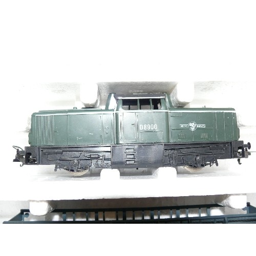 381A - TWO PART TRAIN SETS, TWO LIMA HO SCALE, TWO LOCOS, SOME CARRIAGES ETC.