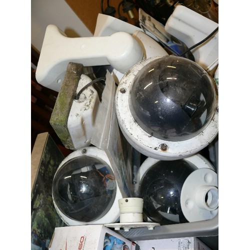 406 - LARGE LOT OF SWAN CCTV CAMERAS, MOVEABLE CAMERAS IN WEATHER GUARDS.