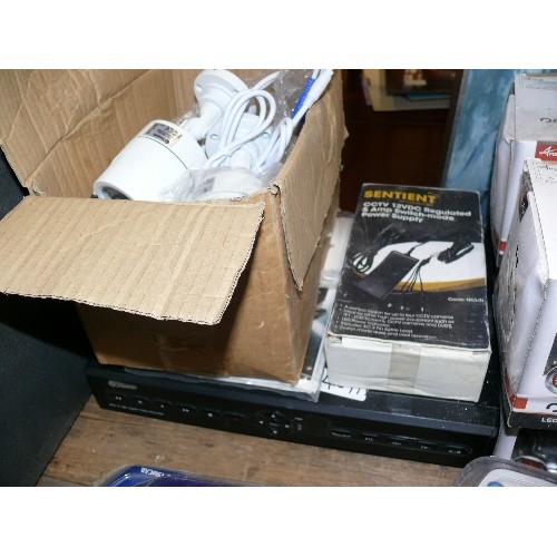 409A - SWANN 8 CHANNEL H.264 DIGITAL VIDEO RECORDER OR CCTV WITH INSTRUCTIONS INCLUDING POWER SUPPLY AND TW... 