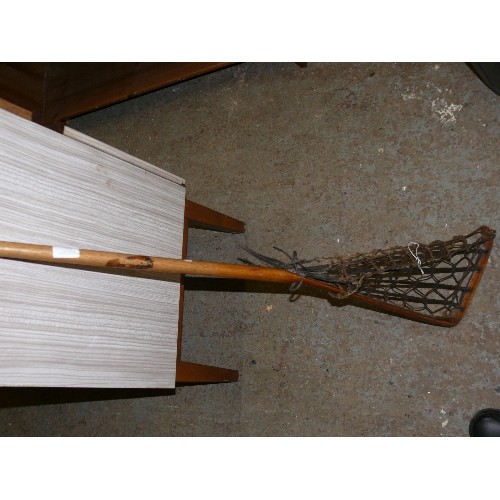 515 - LACROSSE VINTAGE RACKET