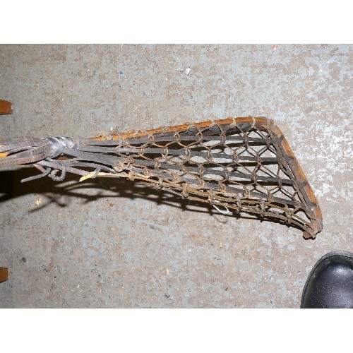 515 - LACROSSE VINTAGE RACKET