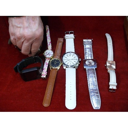 61B - APPROX FORTY GENTS AND LADIES MIXED WATCHES, MANY BRAND NAMES.