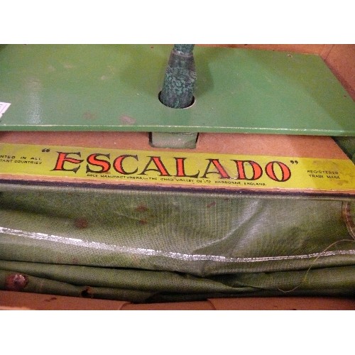 132 - VINTAGE ESCALADO GAME WITH SIX FIGURES.