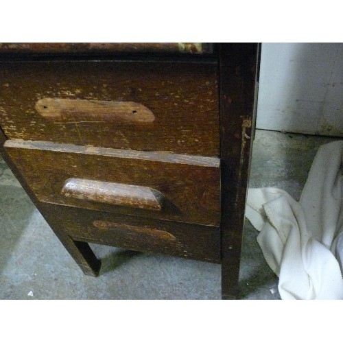 479 - SMALL 1950'S SOLID OAK SINGLE PEDESTAL DESK WITH THREE DRAWERS.