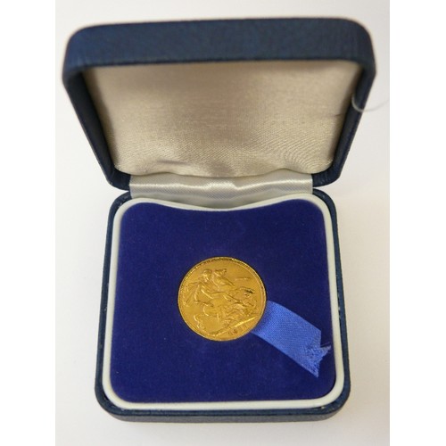 31A - A GOLD SOVEREIGN, 1911 GEORGE V, IN VERY FINE CONDITION, BOXED.