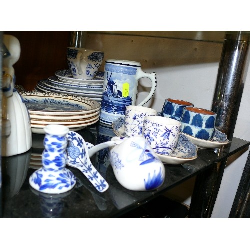 161 - A LARGE COLLECTION OF BLUE AND WHITE DELFTWARE ETC.