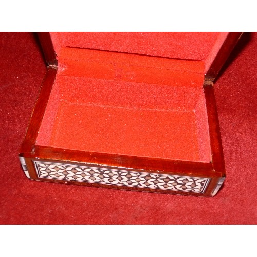 80 - A VINTAGE WOODEN BOX WITH INLAID MOTHER OF PEARL.