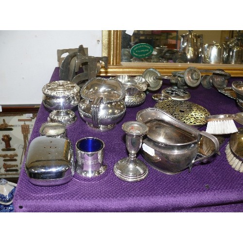 135 - A LARGE SELECTION OF SILVER PLATE ITEMS.