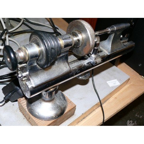 287 - A SMALL PRECISION LATHE.