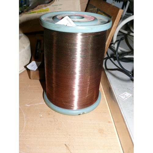 289 - A ROLL OF INSULATED COPPER WIRE.