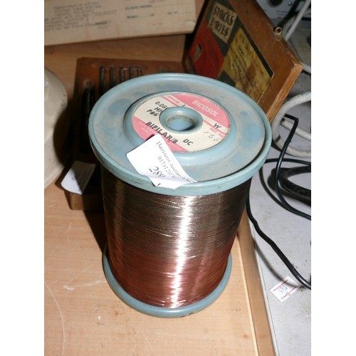 289 - A ROLL OF INSULATED COPPER WIRE.