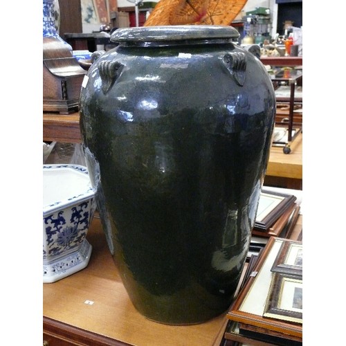 357 - VERY LARGE GREEN URN.