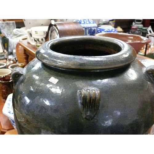 357 - VERY LARGE GREEN URN.