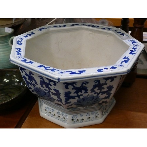 351 - LARGE BLUE AND WHITE ORIENTAL OCTAGONAL CERAMIC PLANTER.