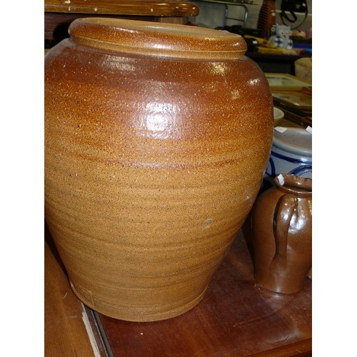 346 - A VERY LARGE SALT GLAZED URN.