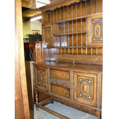 401 - A VERY ATTRACTIVE OLD CHARM OAK DRESSER.