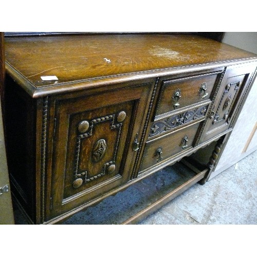 401 - A VERY ATTRACTIVE OLD CHARM OAK DRESSER.