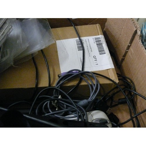 371 - A SELECTION OF VARIOUS COMPUTER EQUIPMENT.