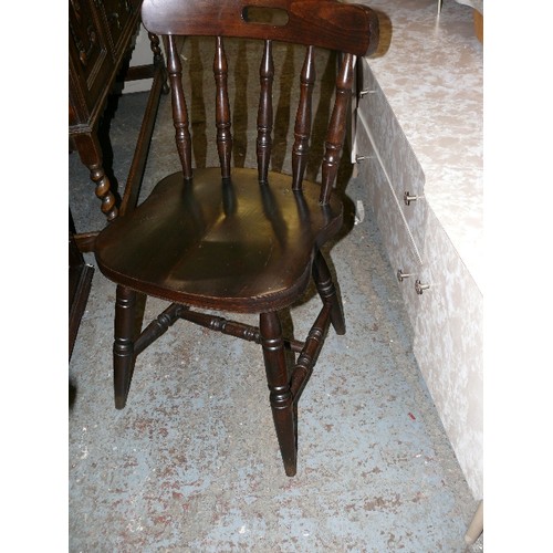 393 - A SQUARE PUB TABLE WITH TWO CHAIRS.