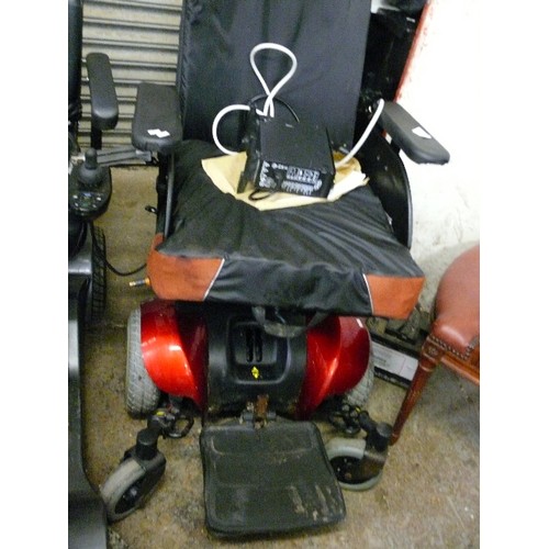 440 - AN ELECTRIC WHEELCHAIR, INVACARE PRONTO M41, WORKING WHEN LOTTED.