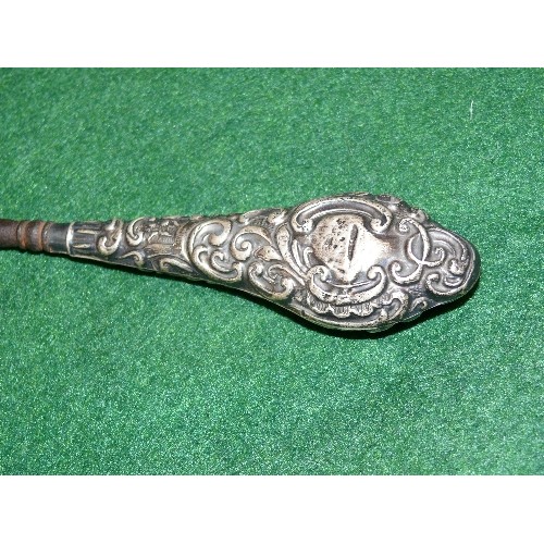 6 - SILVER HALLMARKED BUTTON HOOK.