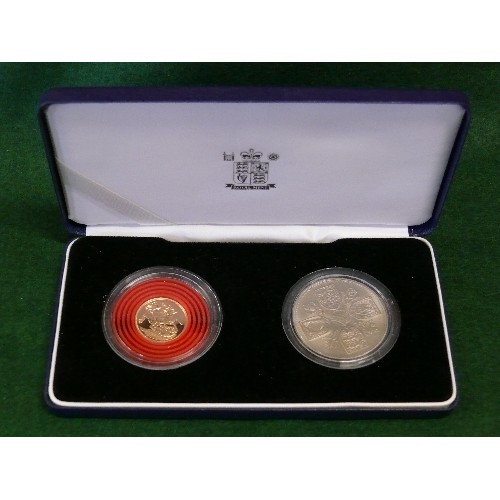 10 - A GOLDEN WEDDING MINT SET GOLD SOVEREIGN 2003 AND A 1953 CROWN, FROM ROYAL MINT.