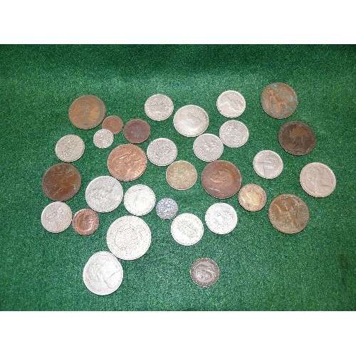 12 - COLLECTION OF MIXED COINS INCLUDING SOME SILVER COINS.