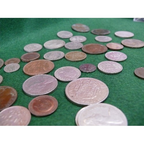 12 - COLLECTION OF MIXED COINS INCLUDING SOME SILVER COINS.