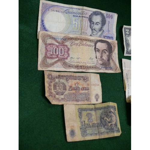 18 - SEVERAL FOREIGN BANKNOTES -  TWO DOLLARS, VENEZUELA 100 AND 500 BOLIVARIES, TWO SLOVAKIA 20 KORUN AN... 