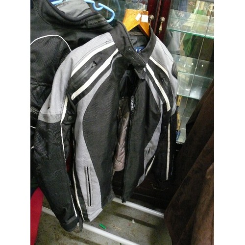 447 - MOTORCYCLE JACKET IN BLACK & GREY BY FRANK THOMAS, SIZE L.