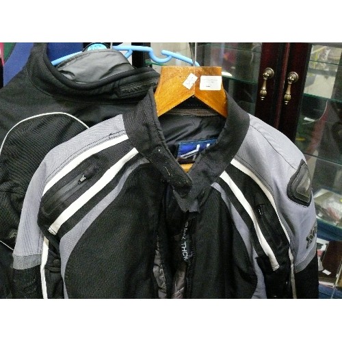 447 - MOTORCYCLE JACKET IN BLACK & GREY BY FRANK THOMAS, SIZE L.