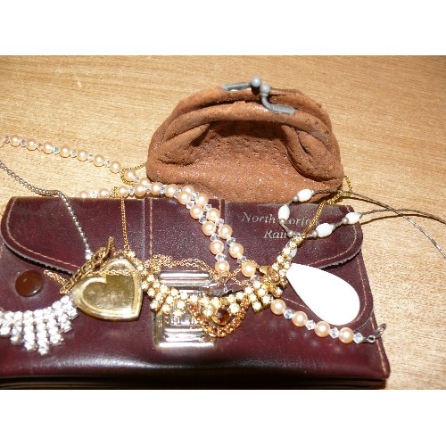 27 - MIXED LOT CONTAINING - NORTH RAILWAY PURSE, NECKLACE WITH MOTHER OF PEARL TEARDROP, ST JOHNS AMBULAN... 