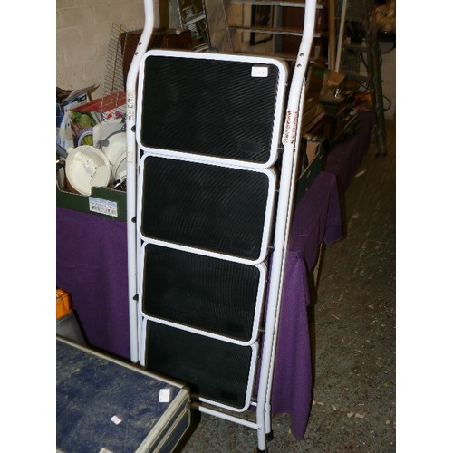 190A - WIDE FIVE TREAD, WHITE METAL FRAMED STEPLADDER.