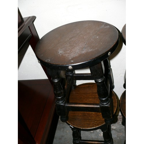 456 - FOUR SMALL BAR STOOLS.