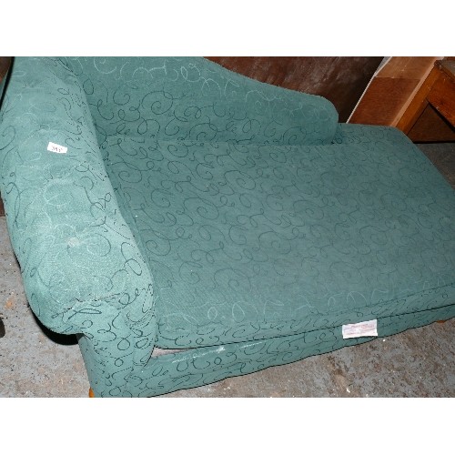 388 - A GREEN CHAISE LONGUE.