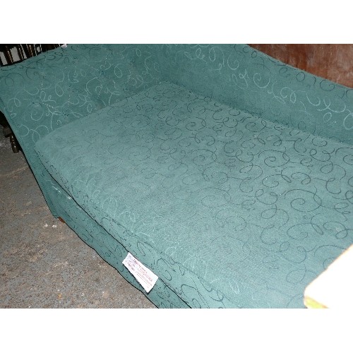 388 - A GREEN CHAISE LONGUE.