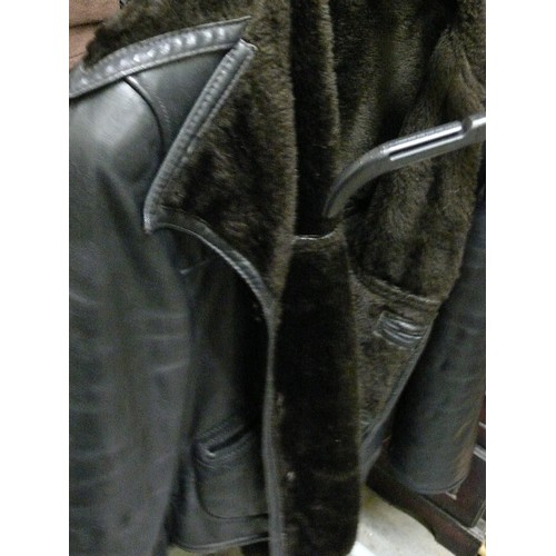 445 - BLACK LEATHER FUR LINED GENTS RETRO JACKET, GREAT CONDITION, APPROX 46