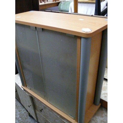 414 - A MODERN BEECH EFFECT CUPBOARD WITH FROSTED GLASS DOORS