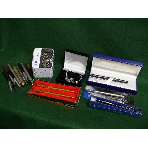 123 - A SELECTION OF VARIOUS PENS INCLUDING A BOXED WATERMAN'S FOUNTAIN PEN PLUS A BOXED WATCH AND A BRACE... 