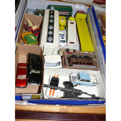 337 - A MIXED BOX OF COLLECTORS VEHICLES TO INCLUDE DINKY, CORGI AND MATCHBOX.