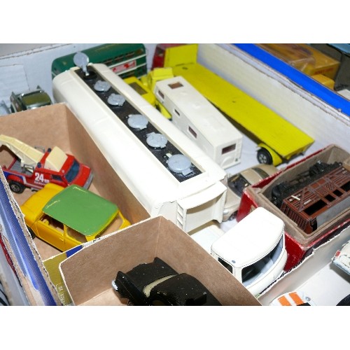 337 - A MIXED BOX OF COLLECTORS VEHICLES TO INCLUDE DINKY, CORGI AND MATCHBOX.