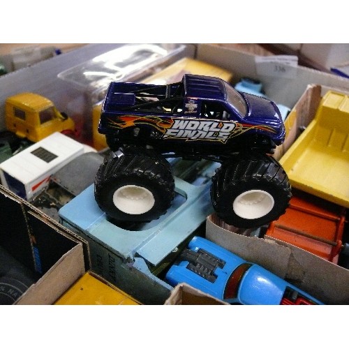 336 - A MIXED BOX OF COLLECTORS VEHICLES TO INCLUDE DINKY.