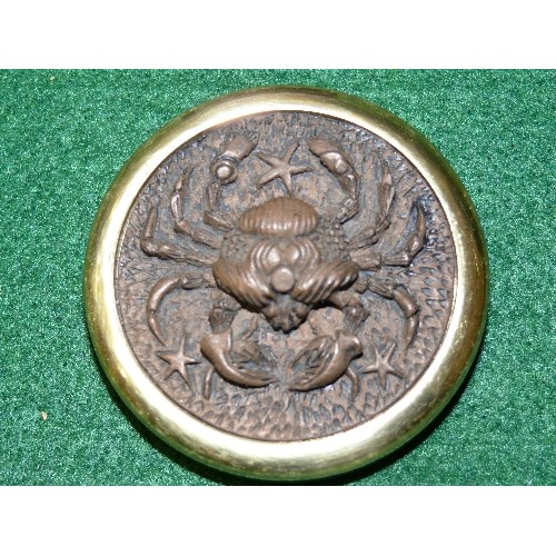 11 - ASTROLOGICAL PAPERWEIGHT 'CANCER THE CRAB', BOXED.